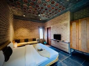 Semi Deluxe Room