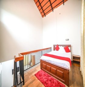Homestay balcony room