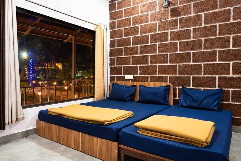 3-Sharing Deluxe Rooms