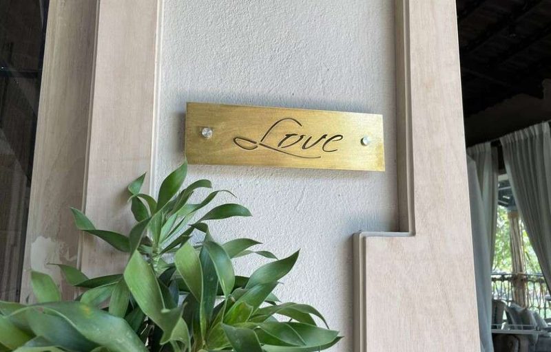 LOVE – The Room