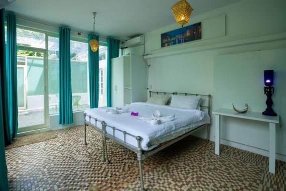Glass Case Bed Room