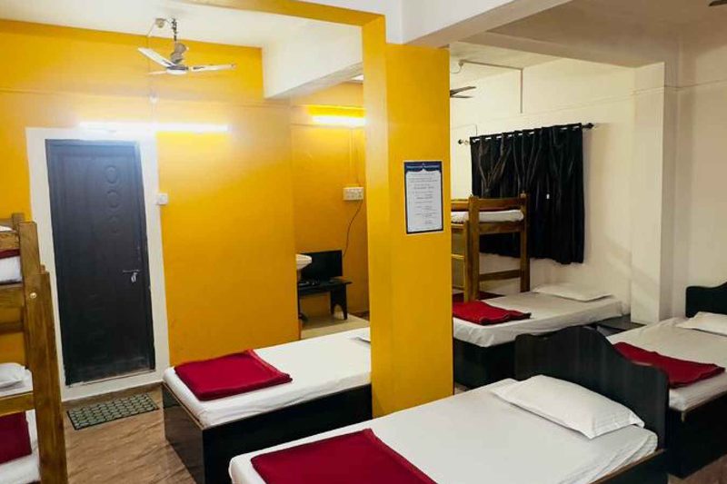 Queen Suite With Bunker Bed A/C Room