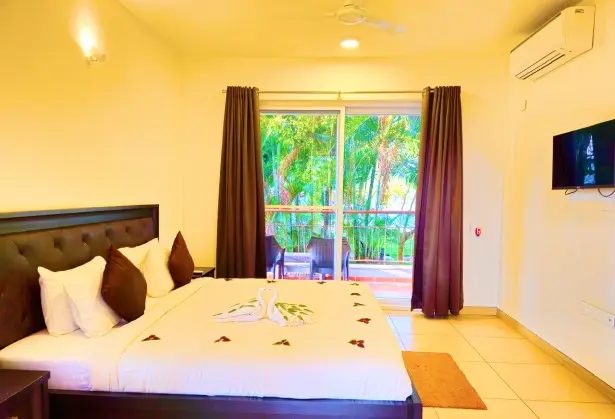 Pool Front Rooms