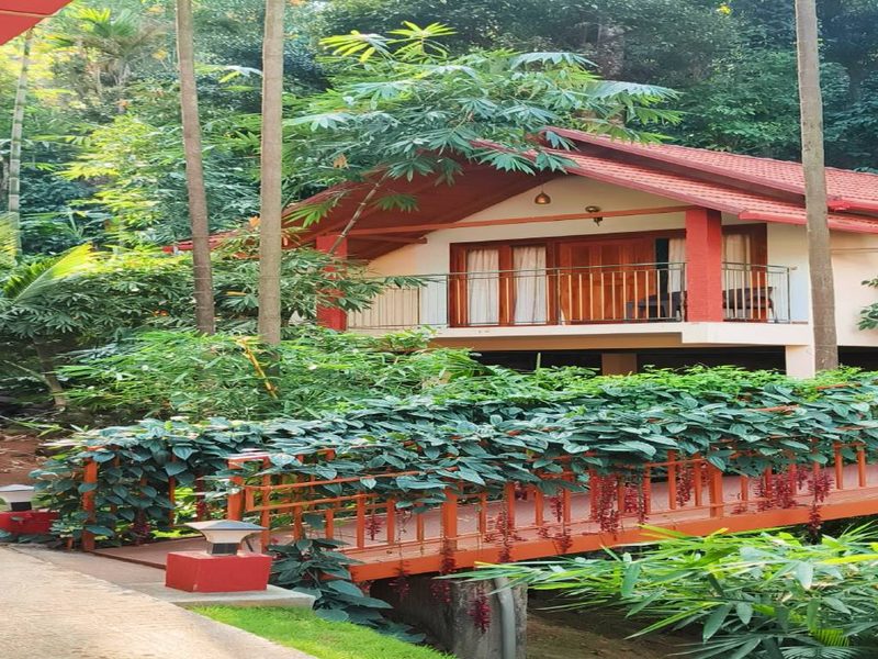 Hill Crest Resort