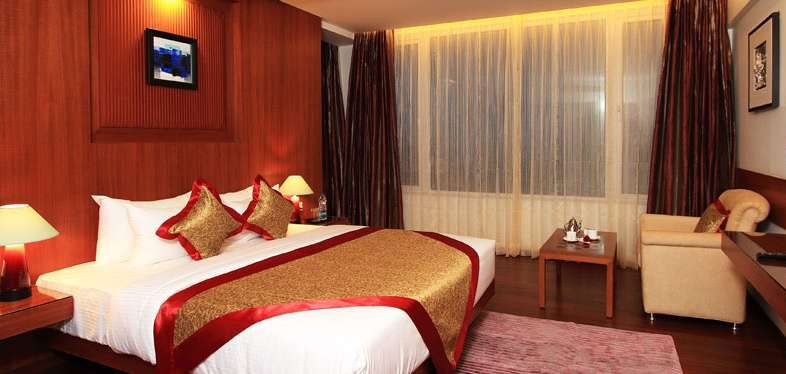CLUB / VALENTINE SUITE