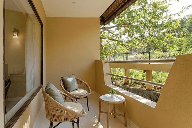 One Room Villa balcony photo