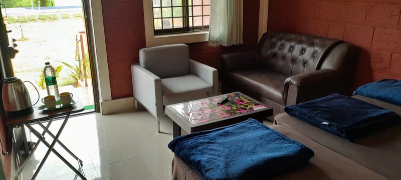 Family Poolside Suites