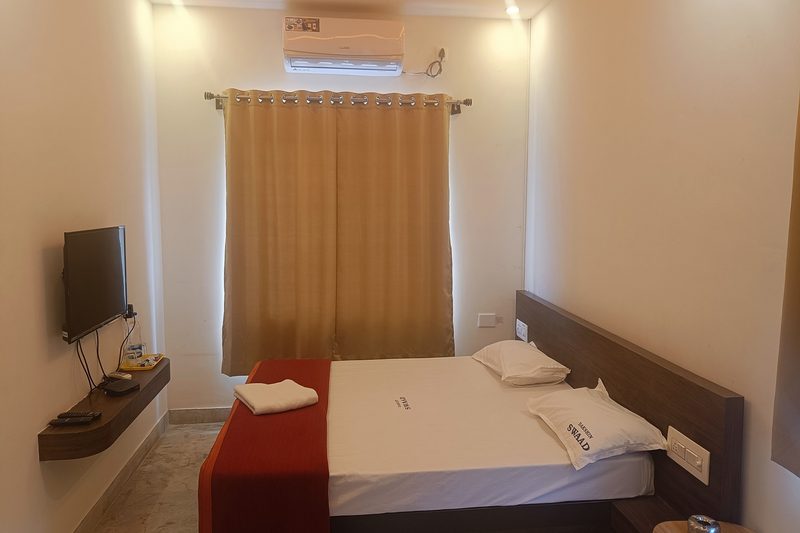 Standard 2 Bed AC