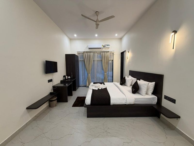Non ac Deluxe Suite Room