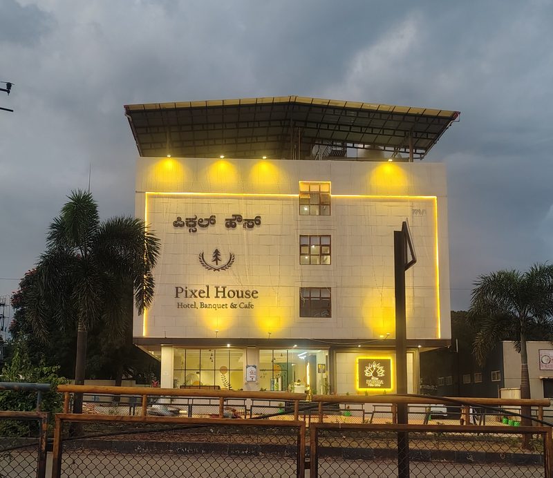 Pixel House Hotel