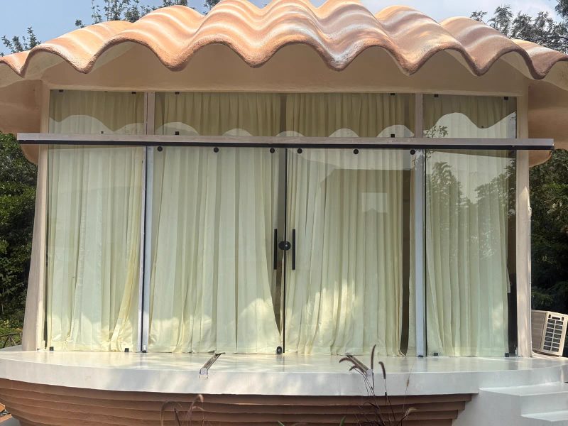 The Shore, the sliding bed moved out over the garden