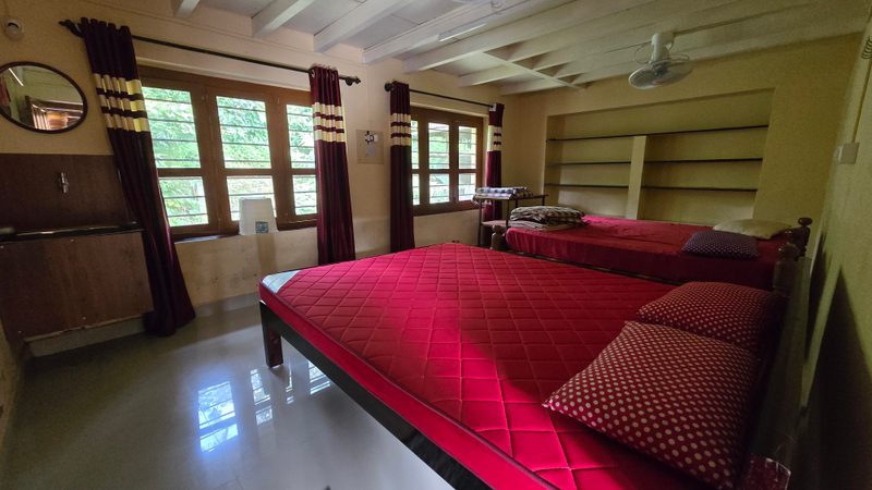 4-Sharing Room