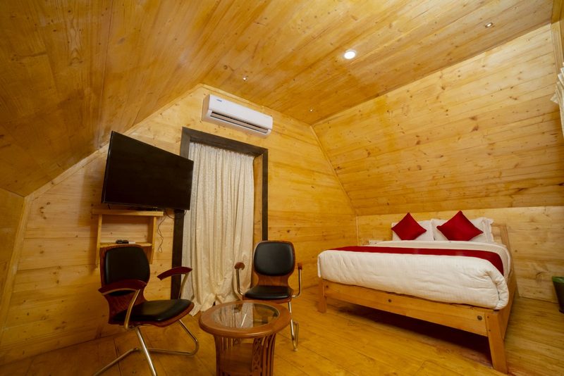 Electus Vintage Style Villa