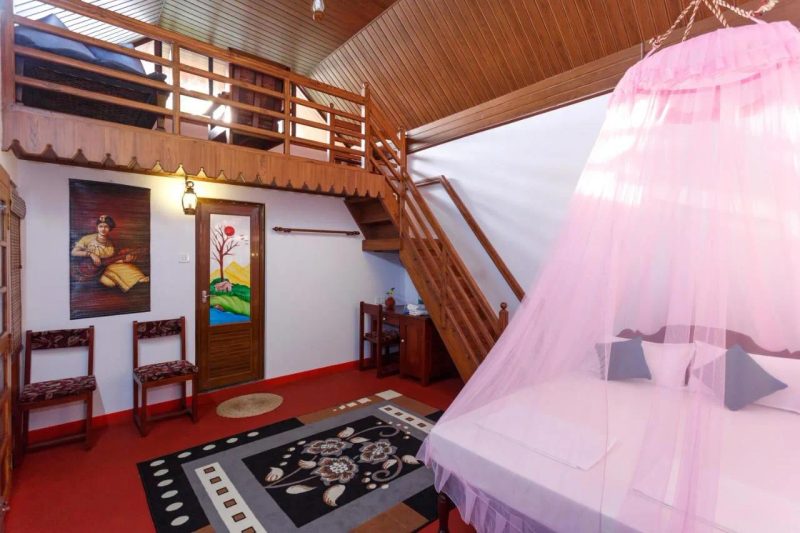 King Room with Sea View spiral staircase