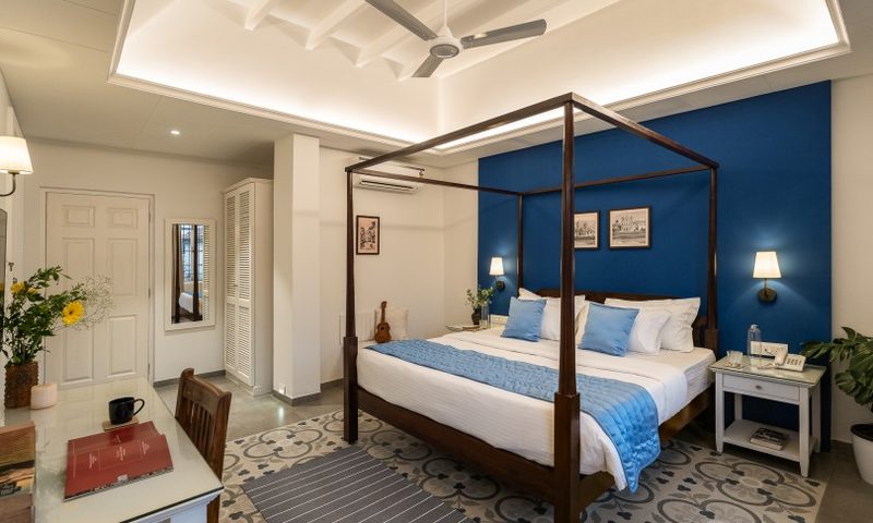 KING BED