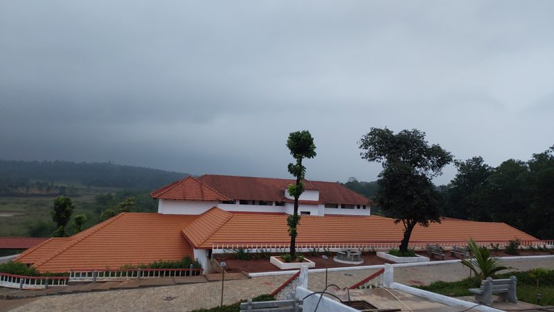 Niraa Resort