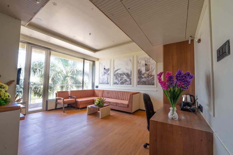 Suite — 1 of 8