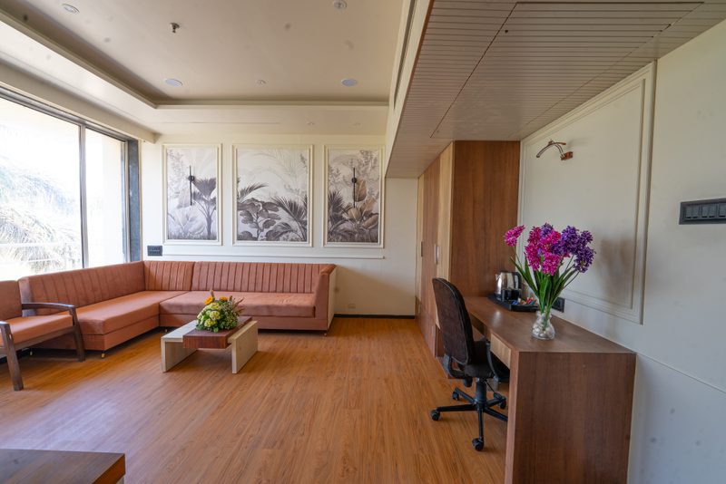 Suite — 2 of 8