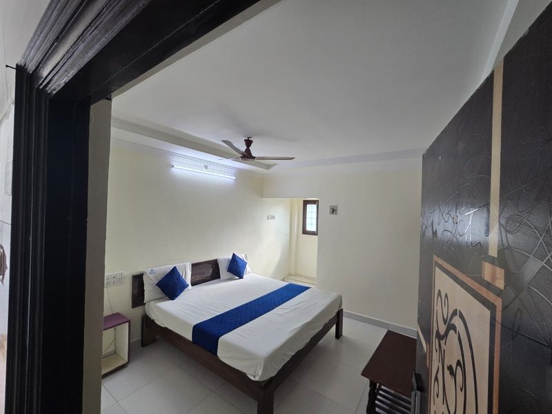 Deluxe Non/Ac Room — 3 of 6