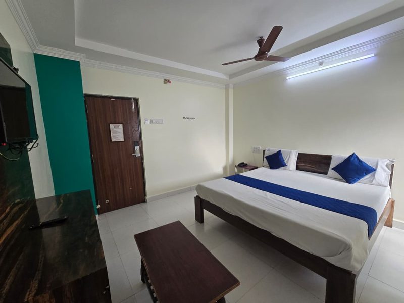 Deluxe Ac Room — 6 of 6