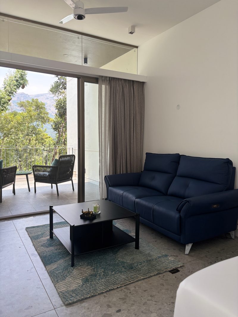 Suite — 6 of 8