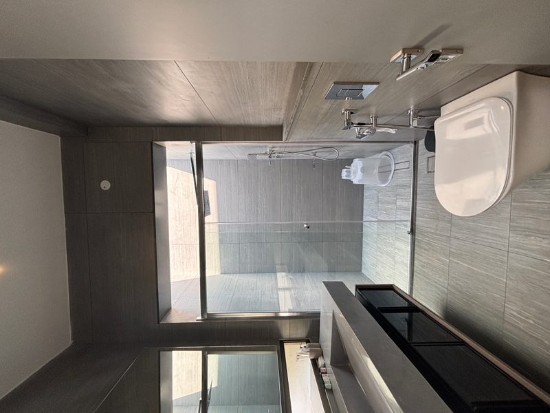 Suite — 8 of 8